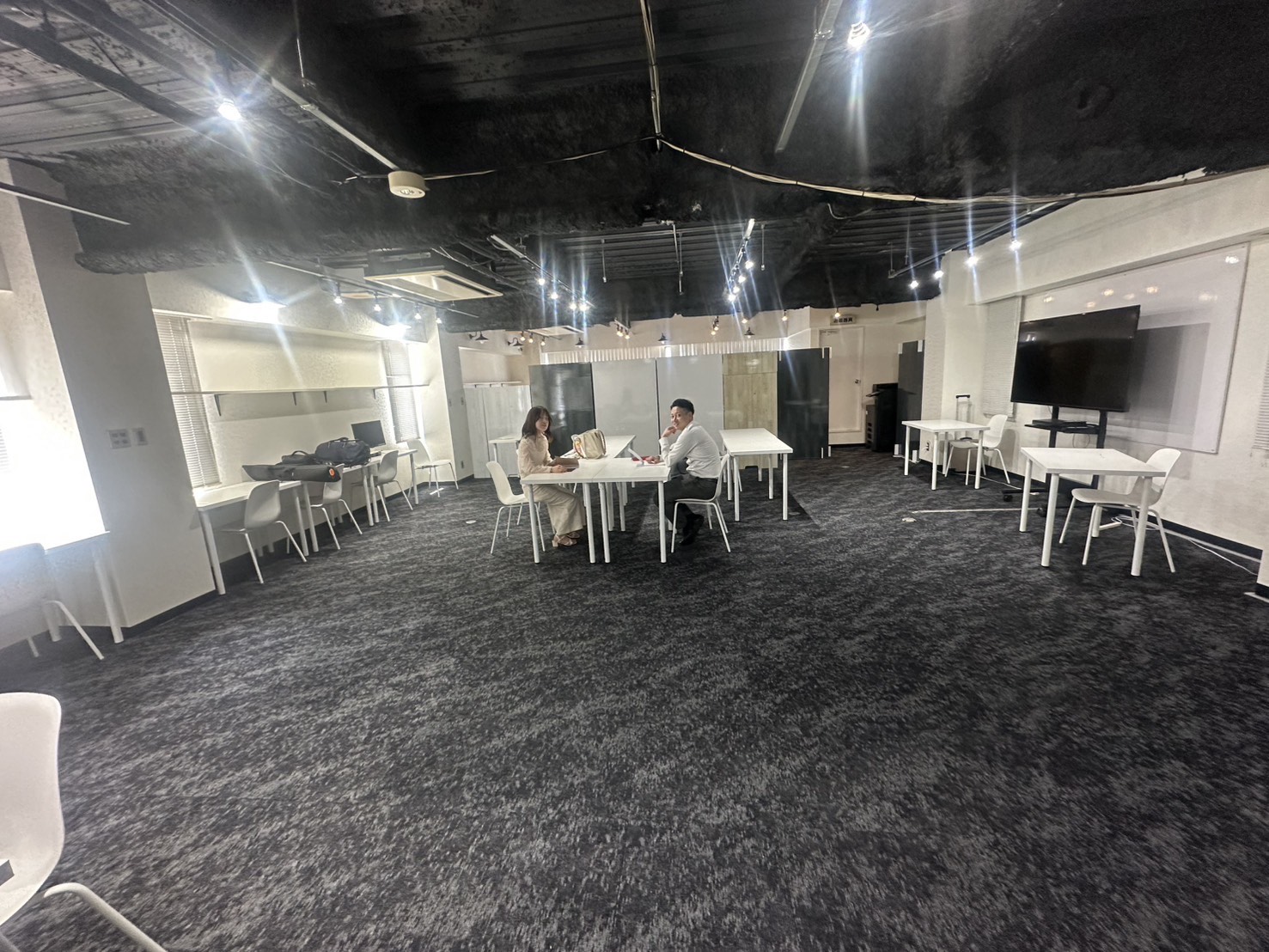 オープン席の様子